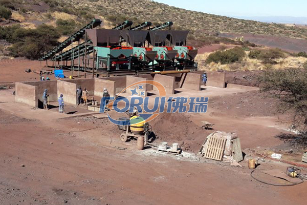 跳汰機(jī)在南非錳礦選礦現(xiàn)場(chǎng) 跳汰機(jī)在南非錳礦選礦現(xiàn)場(chǎng)